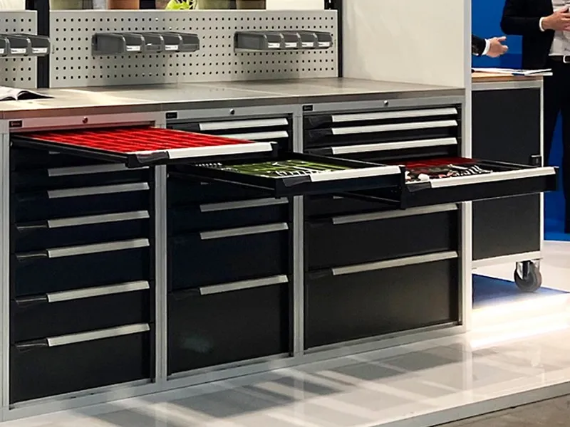 Cassettiera Fami Master blu a 9 cassetti ad estrazione regolabile 1020x573x1500mm