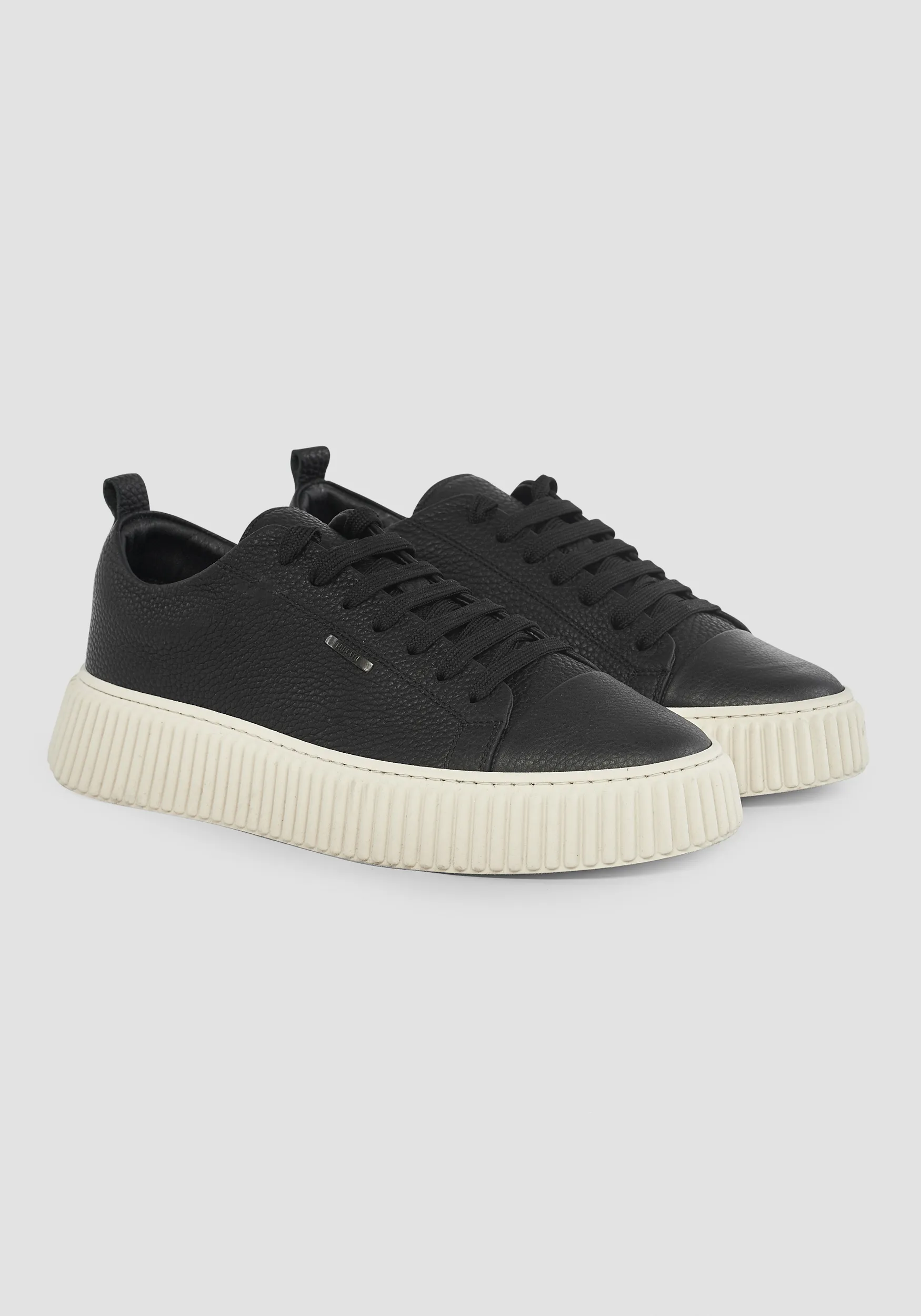SNEAKER BASSA “ALLEN” IN 100% PELLE TINTA UNITA CON SUOLA PLATFORM