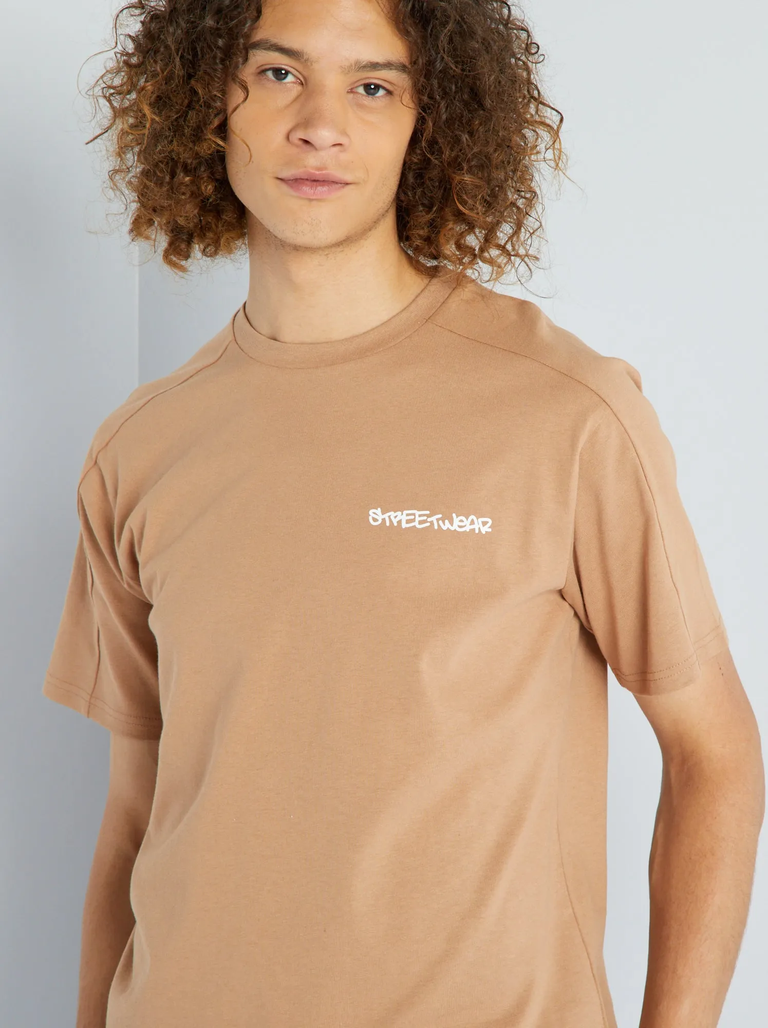 T-shirt scollo tondo 'Streetwear' - BEIGE