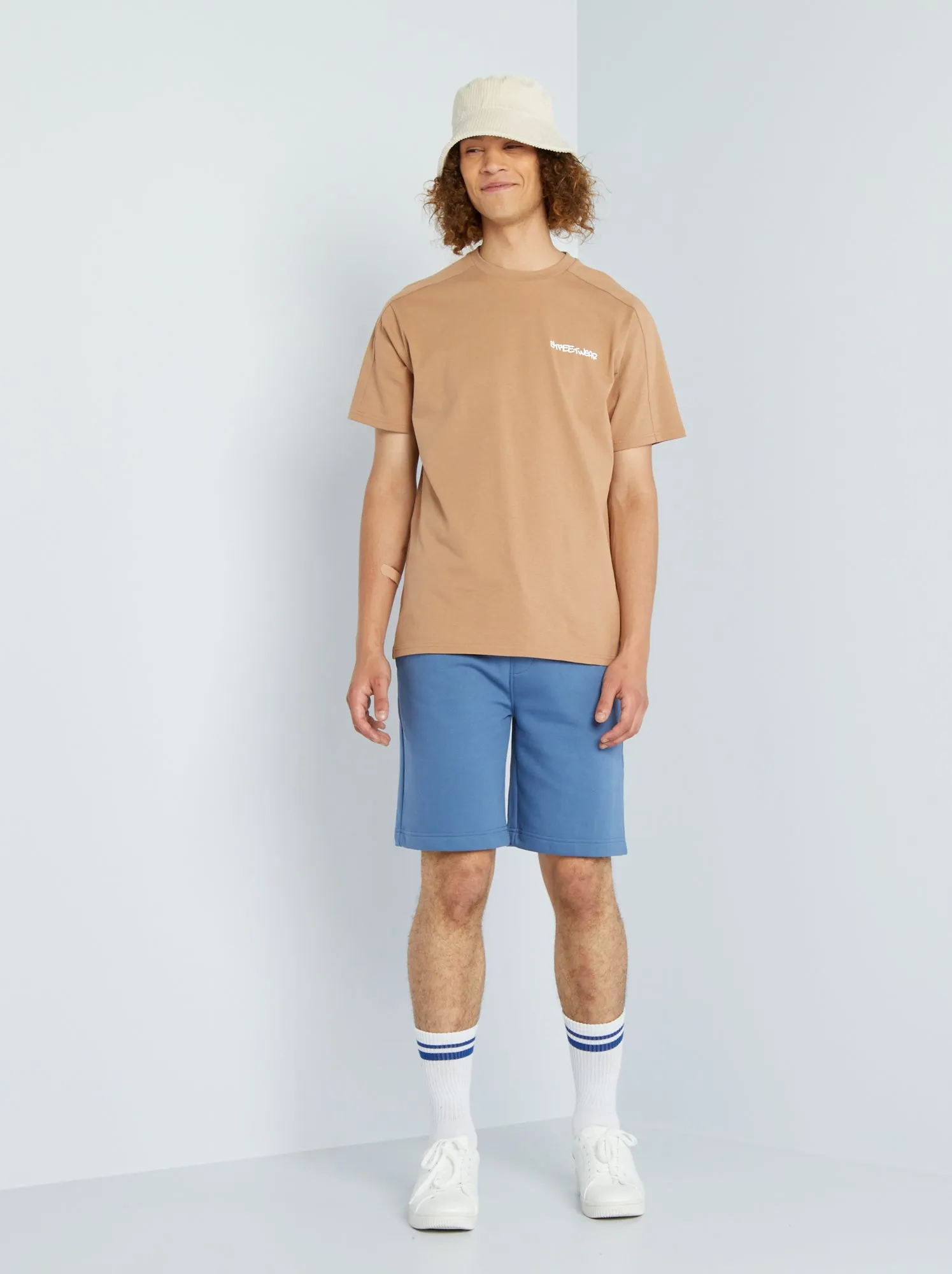 T-shirt scollo tondo 'Streetwear' - BEIGE
