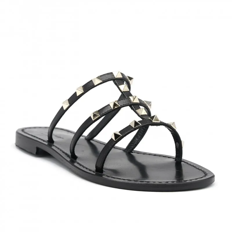 venus sandali capri con borchie suola nera